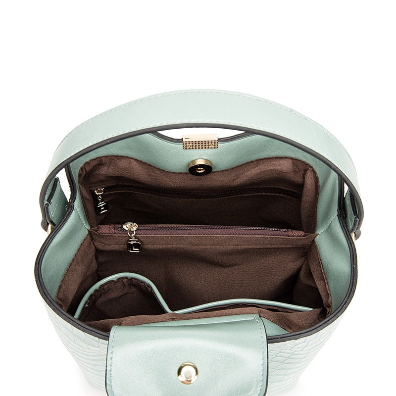Bolso Bucket de Piel con Textura Cocodrilo | Amarillo Mostaza