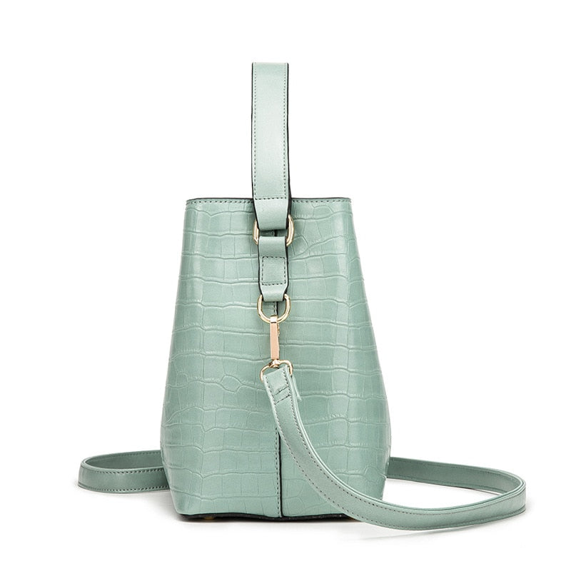 Bolso Bucket de Piel con Textura Cocodrilo | Amarillo Mostaza