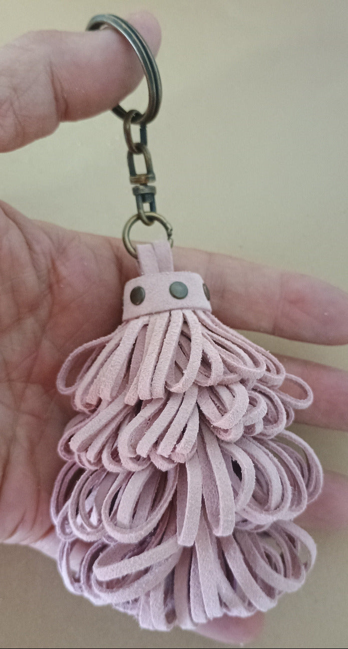 Llavero de Piel Natural Hecho a Mano | Diseño Elegante — Agrado