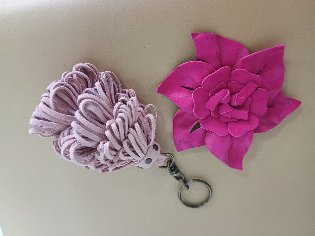 Llavero de Piel Natural Hecho a Mano | Diseño Elegante — Agrado